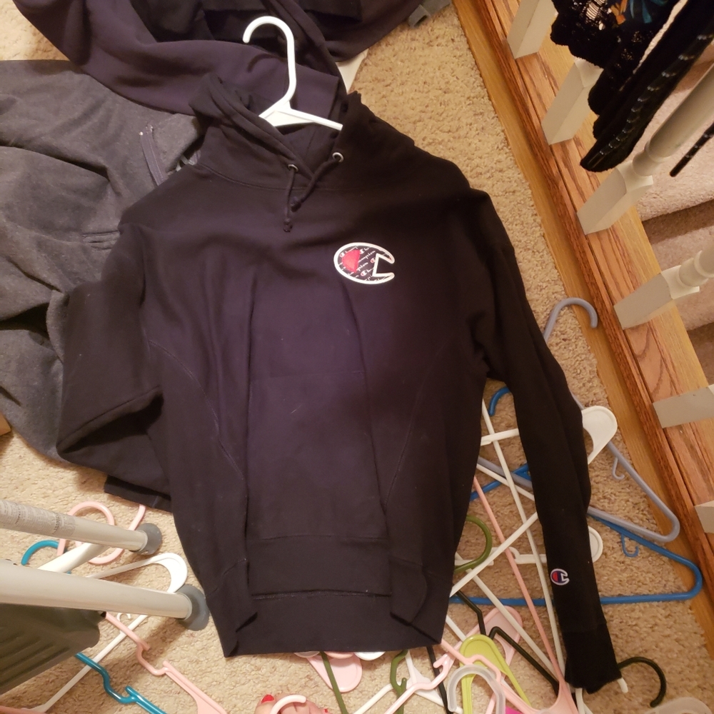 Black champion hoodie